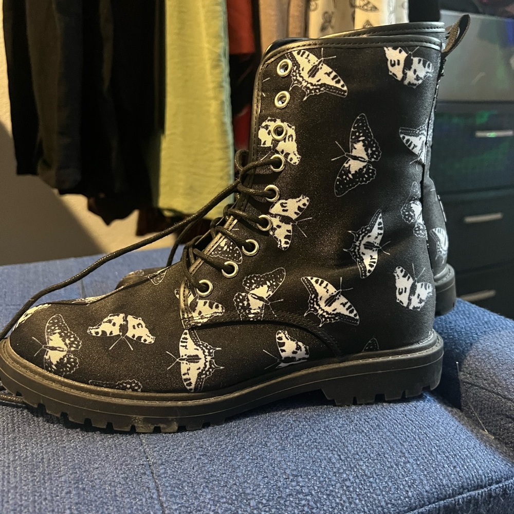 Butterfly combat boots